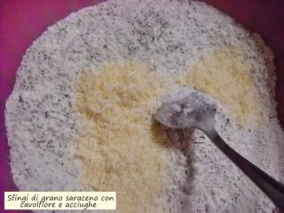 sfingi-di-grano-saraceno-con-cavolfiore-ed-acciughe-3