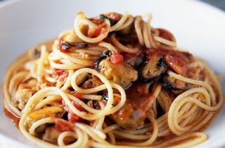 Spaghetti con cozze e patate