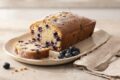 Plumcake soffice ai mirtilli: il trucco per non farli affondare nell'impasto!