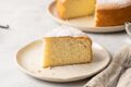 Torta 5 minuti: la ricetta sofficissima che si prepara sporcando solo una ciotola!