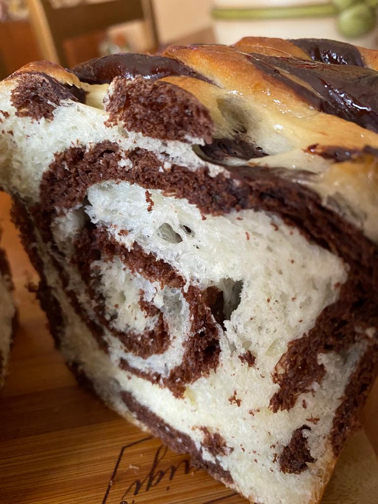 Pan brioche bicolore attorcigliato. Il cibo divino di Antonella.