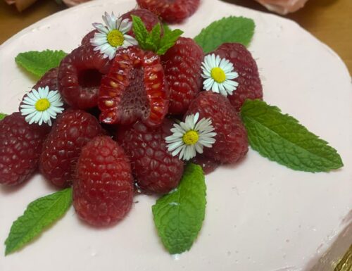 Cheesecake ricotta e lamponi.