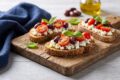 Bruschetta greca light con feta e pomodorini