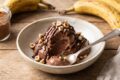 Nice cream alla banana e cacao: il gelato sano e cremoso pronto in 2 minuti