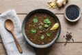 Zuppa di lenticchie nere e zenzero: la ricetta cremosa e depurativa da provare subito