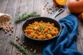 Zucca e ceci in padella: la ricetta salva-cena leggera