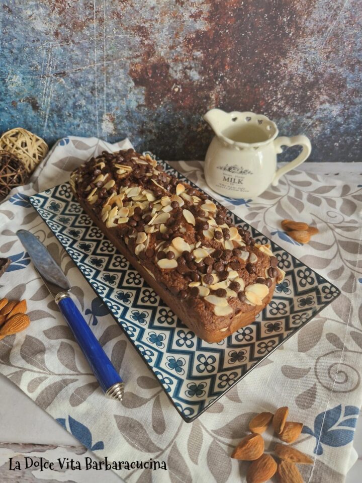 plumcake alle mandorle e cioccolato fondente 10