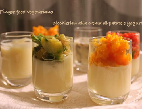 Bicchierini vegetariani di crema di patate e yogurt