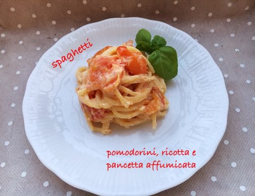 Spaghetti con ricotta, pomodorini e pancetta affumicata