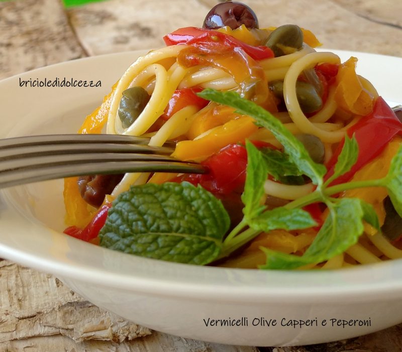 Vermicelli Olive Capperi e Peperoni