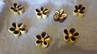 Biscotti di pasta frolla a forma di fiore