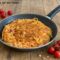 Frittata di pasta con pancetta piselli e mozzarella