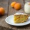 Torta soffice allo yogurt e albicocche fresche
