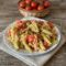Pasta fredda con salmone pesto e pomodorini