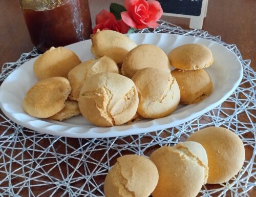 Biscotti al miele in friggitrice