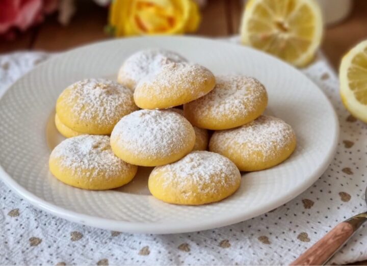 biscotti frollini limonissimi dolce ricetta facile al limone