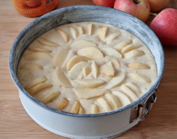 come realizzare una torta di mele e mandorle dolce impasto facile