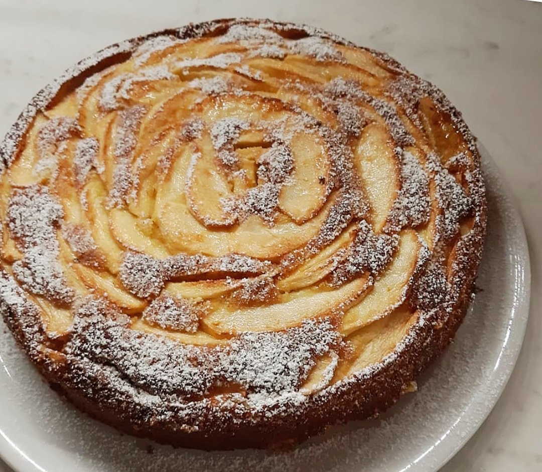 TORTA FACILE E BUONA CON MELE dolce ricetta della nonna | Cucinare è ...