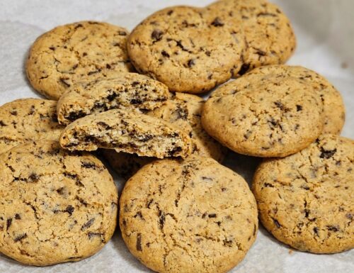 Cookies golosi e perfetti dolce biscotto con cioccolato