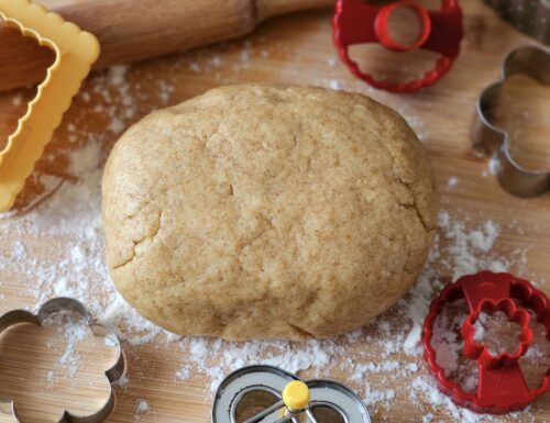 Pasta frolla rustica alla panna dolce impasto per crostate e biscotti