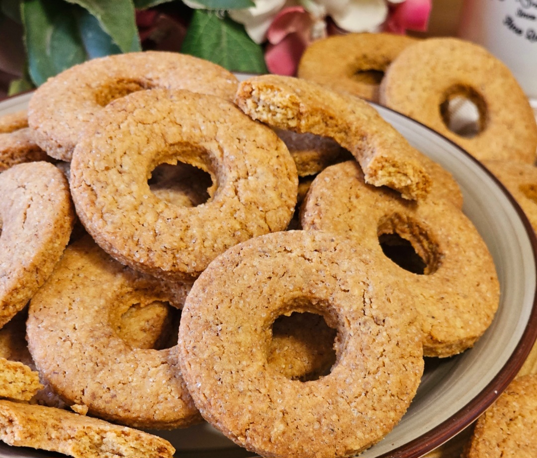 BISCOTTI FATTI IN CASA FACILI E GENUINI: dolce ricetta da colazione ...