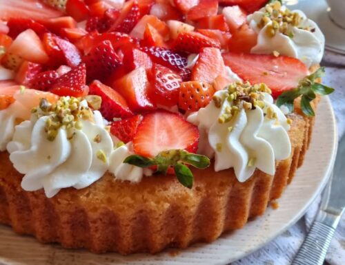 Crostata morbida primavera: dolce ricetta facile con fragole