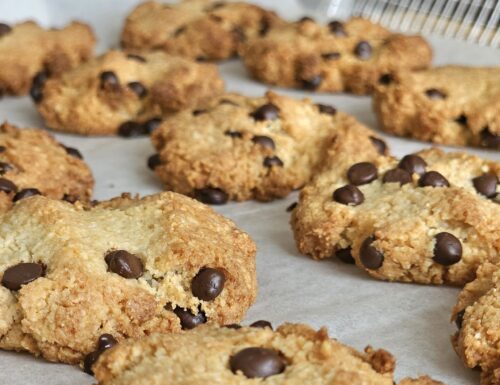 Biscotti golosi e leggeri al cocco: dolce ricetta senza farina