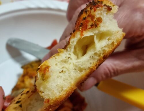 Impasto per focaccia barese soffice e leggera: ricetta casalinga