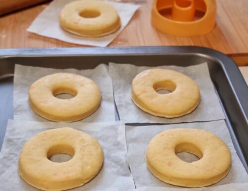 Pasta brioche per soffici ciambelle: dolce impasto collaudato come al bar