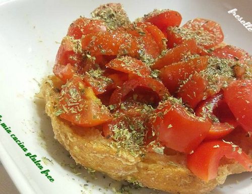 Freselle senza glutine con pomodorini