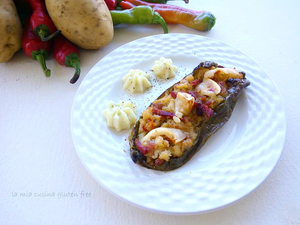 peperoni ripieni di patate e salsiccia e caiocavallo