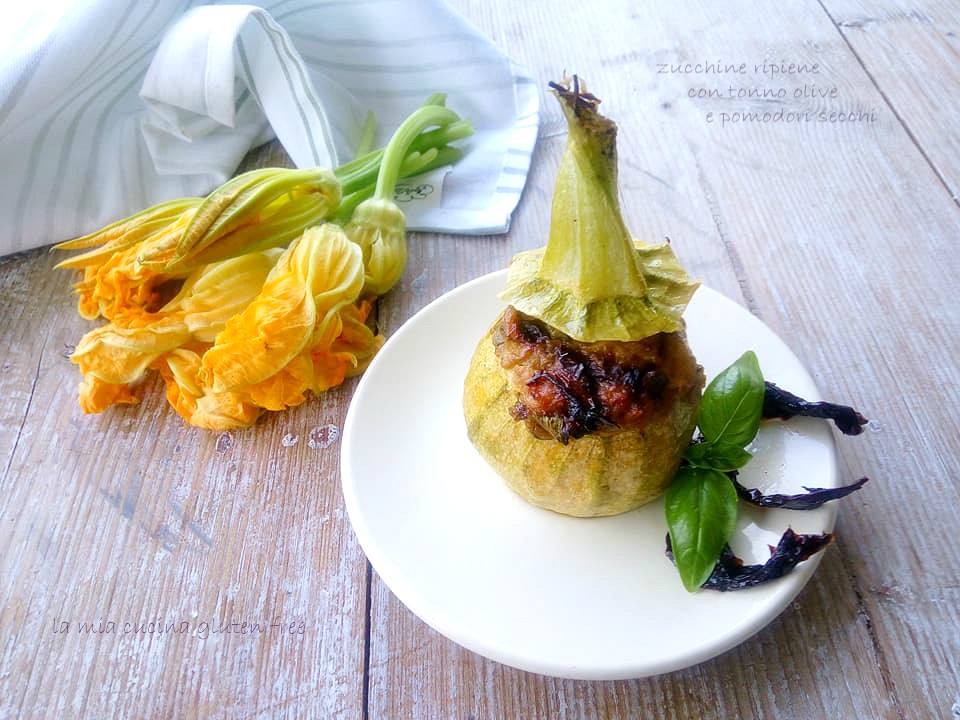 zucchine ripiene al forno con tonno olive e pomodori secchi