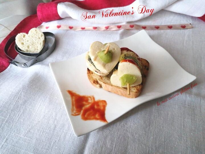 spiedini di San Valentino senza glutine con kiwi e pane e provola