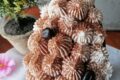 Uovo di Pasqua ripieno di gelato al caffè e stracciatella 