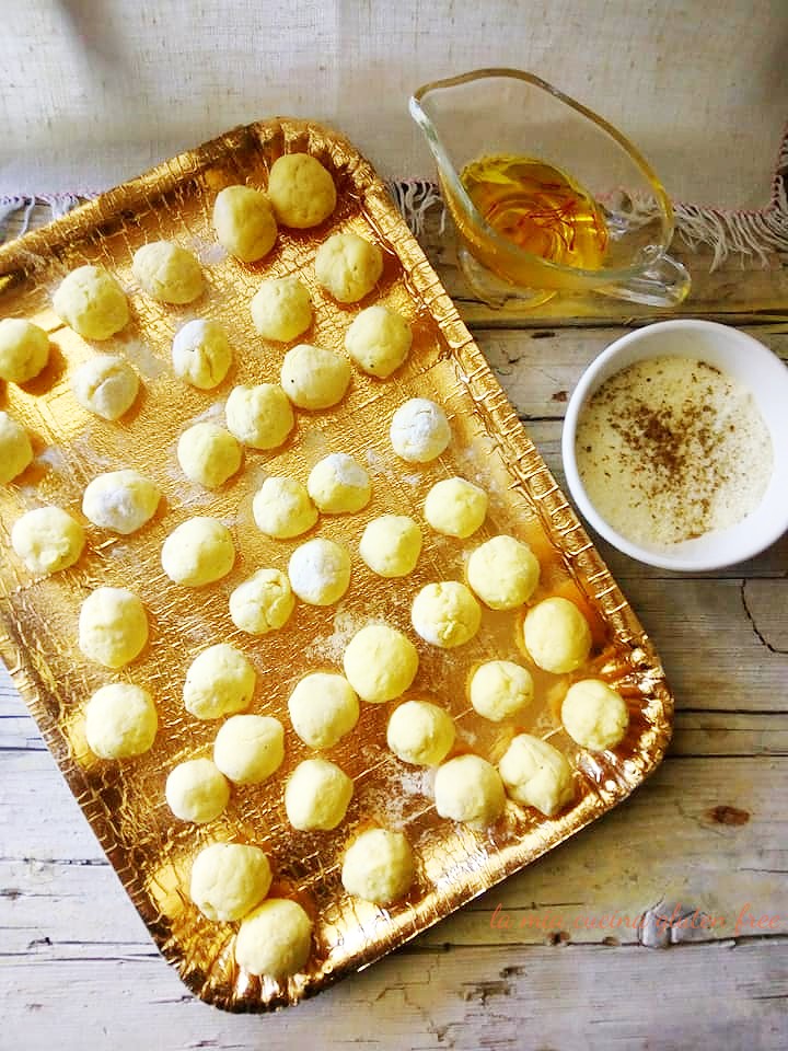 Gnocchi di patate allo zafferano ripieni di cacio e pepe-gnocchi senza ...