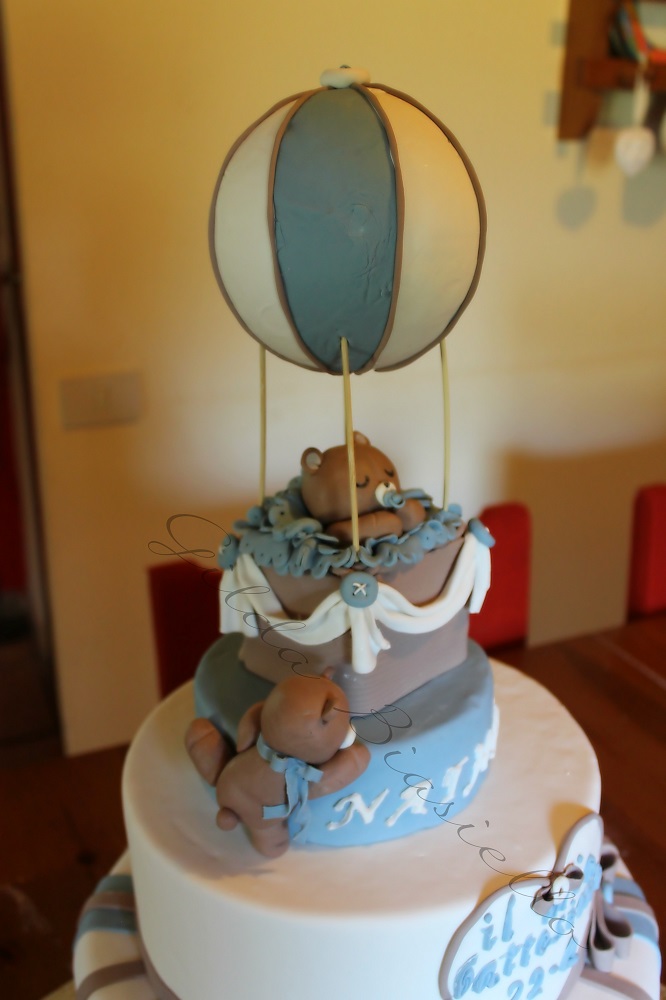 torta battesimo con orsetti e mongolfiera