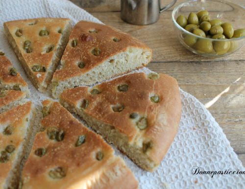 Focaccia sofficissima alle olive