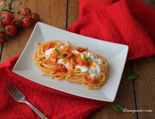 Spaghetti con pomodorini e burrata