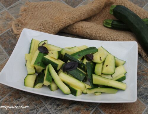 Zucchine marinate cotte al vapore