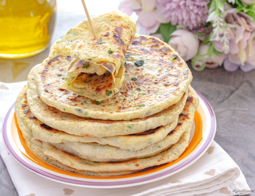 Focaccette saporite in padella senza lievitazione