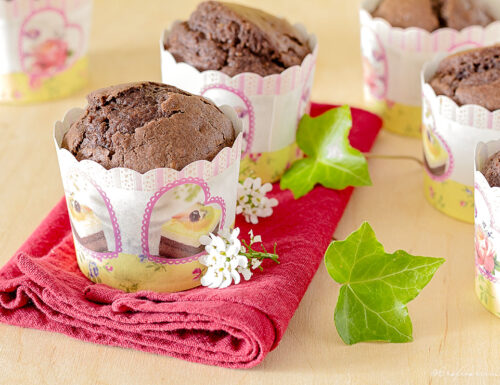 Muffin al cacao con amaretti e mandorle