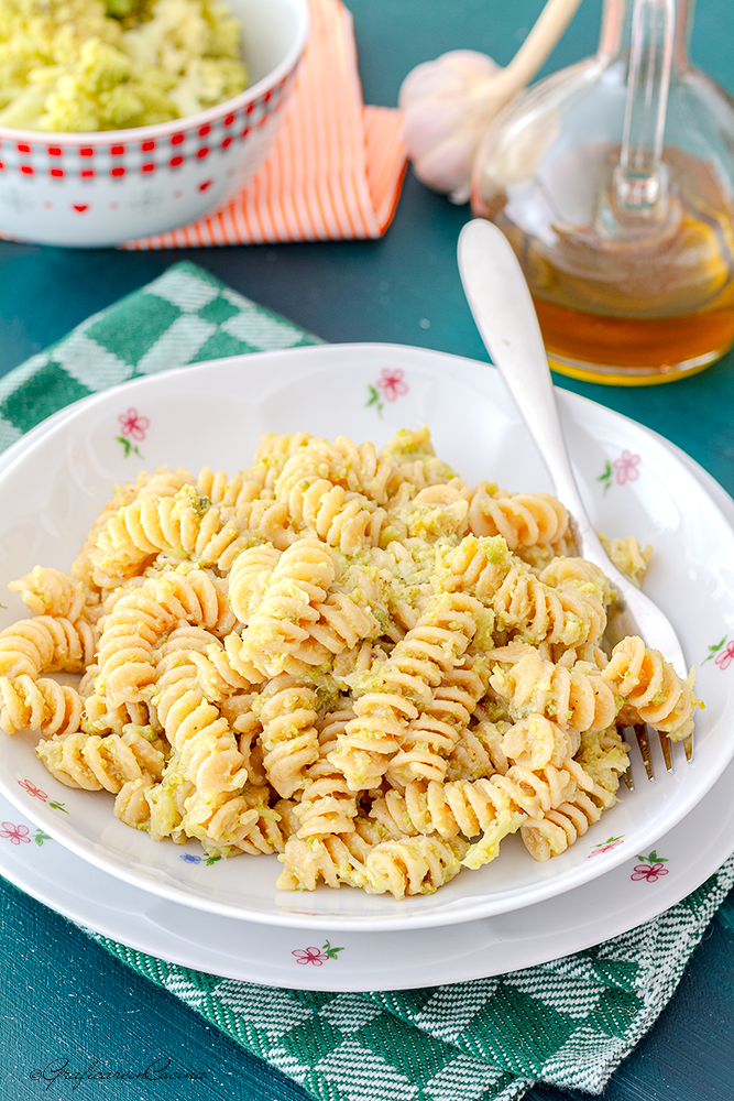 Pasta con broccolo romanesco