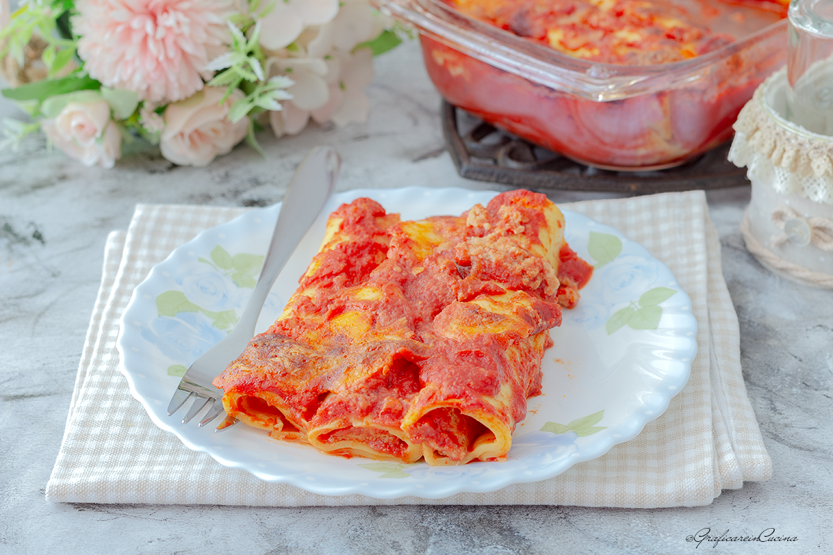 Cannelloni di carne con mozzarella