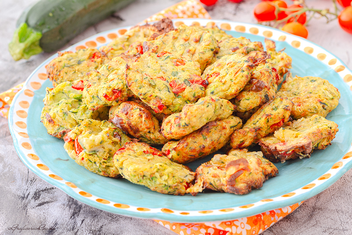 Frittelle zucchine e pomodorini in friggitrice ad aria - Graficare in ...