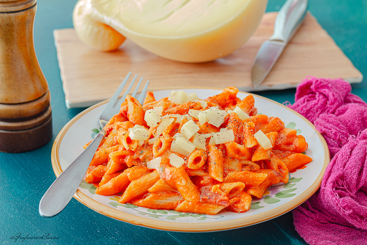 Pasta Speck e caciocavallo
