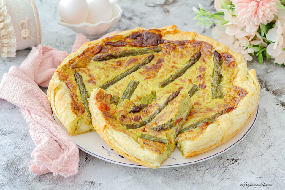 Torta salata con asparagi e Speck