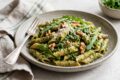 Pasta Fredda Integrale al Pesto di Rucola e Noci: Fresca, Leggera e Senza Cottura