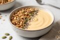 Pumpkin yogurt bowl: la colazione cremosa che sa di autunno
