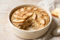 Baked porridge alle mele morbido in friggitrice ad aria