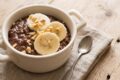 Porridge cremoso banana e cioccolato in meno di 10 minuti